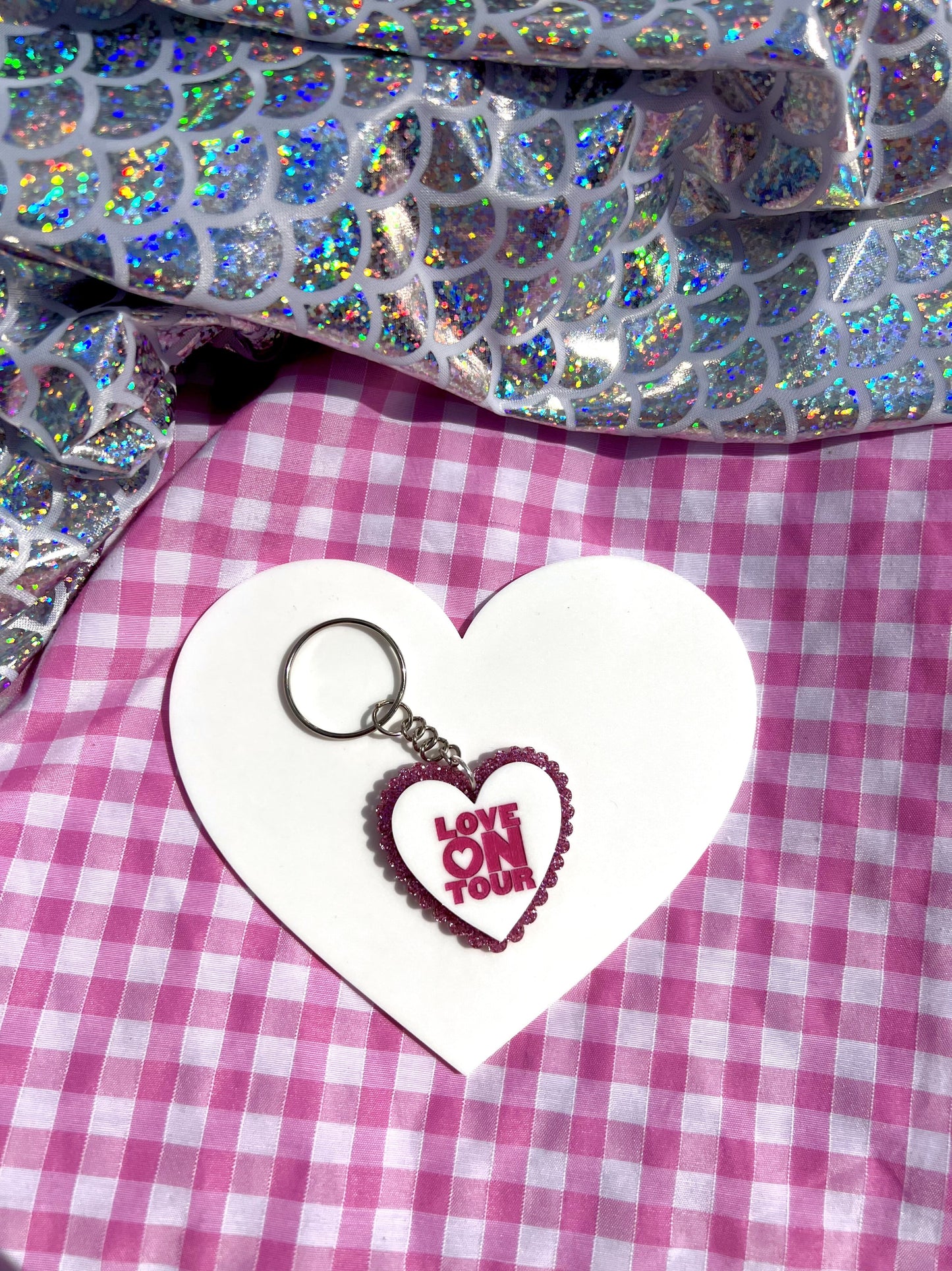 Love On Tour Keyring - Pink